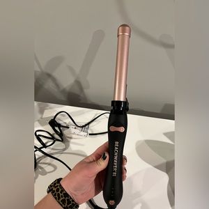 Brand new beach waver curling iron. Never used
